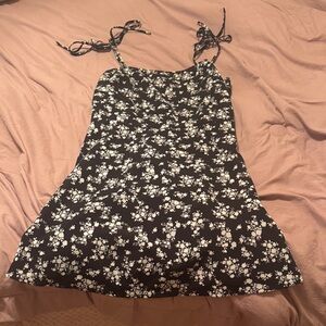 Junior’s Floral Black and White Dress